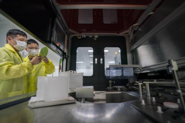 五八策略 单片耗时从一整天降至一刻钟 一把“光刀”切出新型芯片大市场